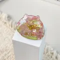 Cute pink and green cat hair claw clip made of textured acetate for women styling - 3cm / Amethyst