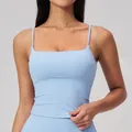 Débardeur de yoga bleu clair ajusté avec fines bretelles et décolleté carré chic - Monture Noire Verre Bleu Ciel