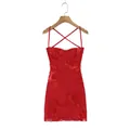 Mini abito attillato rosso con ricamo floreale 3D e spalline sottili a spaghetti - XS / Rosso