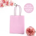 Sac cadeau en papier kraft blanc violet macaron avec poignée en corde robuste - Macaroni Violet ; 12 Cm De Long * 15 Cm De Haut * 6 Cm De Côté (format Mini) ; Papier Kraft 120 G