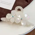 Elegante molletta per capelli in acetato bianco cangiante con fiori e strass - Grande / Bianco Sirena