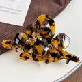 Pince à cheveux fleur en motif écaille de tortue avec strass et motif léopard chic - L / Écaille Café