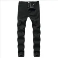 Heren slim fit zwarte spijkerbroek met handgemaakte gaten en moderne streetwear uitstraling - EU 38 / Zwart
