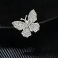 Elegante spilla a farfalla con cristalli scintillanti su base in metallo argento - Argento