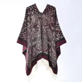 Western style leopard print knit poncho with fringe details in burgundy and beige - 130x150cm / Pullover Leopard Tassel Wine Red