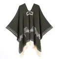 Olive green knit poncho with wolf pattern and cream fringe in Western cowboy style - 130x150cm / Wolf Pattern Pullover Tassel (Green)