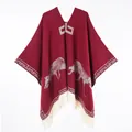 Dark red Western cowboy poncho for travel with white wolf pattern and fringes - 130x150cm / Wolf Pattern Pullover Tassel (Red)