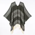 Dark green knitted western poncho with ethnic geometric patterns and beige fringes - 130x150cm / Spliced Square Pullover Tassel (Green)