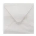 Dettaglio di una busta quadrata in carta traslucida con patta arrotondata - Square Style