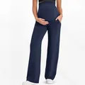Gros plan du pantalon de grossesse bleu marine à taille haute avec poches latérales - Bleu marine