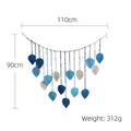 Decorazione da parete boho macramè con 13 foglie blu e bianche misura 110x90cm - 120cmx80cm / Blu