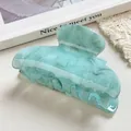 Pinza para el pelo minimalista en acrílico azul lago con elegante textura de mármol - Pequeño Semicircular (Textura de Mármol) / 8cm / Azul Lago