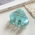 Pinza para el pelo minimalista en acrílico verde menta jaspeado para mujer, moda - Forma de Abanico de Concha (Textura de Mármol) / 5,5 cm / Azul Lago