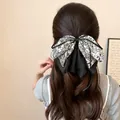 Pince à cheveux élégante à double nœud avec imprimé paisley noir et crème - Imprimé Floral Crème