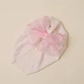 Newborn baby turban hat in cream lace featuring a large soft pink organza bow - 淡粉色缎带
