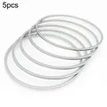 Lot de 5 bracelets minimalistes en acier inoxydable argenté de 2mm pour femme - Ensemble de 5 Anneaux (Couleur Acier) / Diamètre Intérieur 60mm*Largeur 2mm