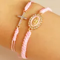 Rosa geflochtene Armbänder mit Strass-Kreuz und Jungfrau Maria Anhängern - Gewebtes Seil Kreuz Jungfrau Maria Armband Set / KC Gold Rosa (N-1107)