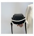 Borsa nera a conchiglia con manico di perle e trama a pieghe opaca elegante - Nero