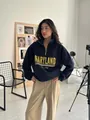 Donkerblauwe Maryland trui met halve rits en gele letters voor een casual sportieve look - S / Marineblauw