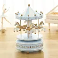 Classico carillon a carosello celeste con cavalli bianchi e dettagli dorati - Blu