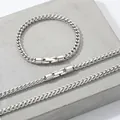Detailed view of 5mm stainless steel wheat chain with rotatable jewelry clasp - Bracelet / Steel