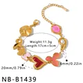 Vista detallada de dijes de esmalte de colores en pulsera de acero dorado con dimensiones. - Pulsera de Abalorios Corazón Lazo (NB-B1439) / Chapado en oro 18K