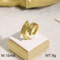 Bague élégante en acier inoxydable plaqué or 18 carats avec cristaux, 15 mm, 9 g - Taille 8 / Style Enveloppant Croisé (KR31250-K) / Or
