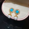 Orecchini vintage placcati in oro con pietra turchese e gocce di perle bianche - 33# Perno per orecchini in argento - Oro
