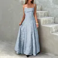 Robe longue évasée élégante bleu clair avec motifs floraux et fines bretelles - XS / Bleu