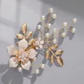 Elegant handmade gold bridal hair comb featuring delicate pearls and rhinestone flowers - Gold Flower Pearl Hair Clip Hs-j5570
