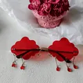 Lunettes de soleil rouges sans monture en forme de nuage avec gouttes pendantes style rétro - Style Pendentif Sans Monture Nuage Rouge