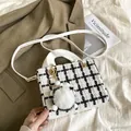 Elegante schwarz-weiße karierte Tweed-Handtasche mit abnehmbarem weißem Schultergurt - Ohne Anhänger / Weiß