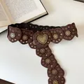 Vintage Ethno-Stil brauner Wildleder-Gürtel mit Herz-Patches und Sonnen-Nieten-Deko - Samt Herz Patchwork Stil / Braun