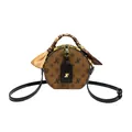 Sac bandoulière rond vintage marron avec motif K et poignée en foulard de soie - Color Block
