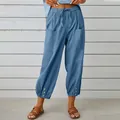Pantaloni larghi da donna in cotone e lino blu, vita alta con bottoni decorativi - Blu Denim