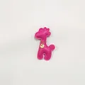 Levendige roze kunstlederen giraffe bedel met gouden ketting voor tas - Giraffe Hanger / Rozerood