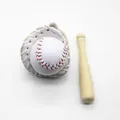 Miniatuur honkbal sleutelhanger set met witte bal, handschoen en houten knuppel - 3.5CM *7.5CM / Helemaal Wit