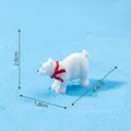 Miniatur Eisbär Figur mit rotem Schal für Mikro-Landschaftsdekoration, 4,4 cm lang - Bär mit rotem Schal