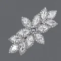 Barrette argentée élégante avec zircons brillants en forme de fleur délicate - Style Mariage Zircon Argent (HS-J6613S)