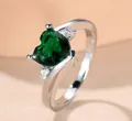 Elegant heart-shaped emerald green zircon ring with silver-colored band for engagement - US 7 / Silver Tone Emerald Green Zirconia