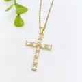 Elegante collana a croce dorata con pendente in zirconia cubica a forma di pera - Stile Croce Zirconia Pera Trasparente(XL1200-068) / Oro