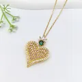 Squisita collana con pendente a cuore placcato oro con pietre di zircone rosa e verdi - Stile Cuore Pavé Corona (XL1200-425)