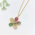 Ciondolo per collana con fiore sorridente colorato e pietre di zircone multicolore - Stile Fiore Faccina Sorridente a Cinque Colori (XL2189-073)