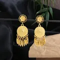 Orecchini dorati in stile etnico Miao con lunghe nappe e motivi floreali complessi - Nappa a Disco Traforato con Motivo a Sole (E8506) / Oro
