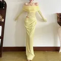 Elegantes hellgelbes schulterfreies Mesh-Maxikleid mit Taillenausschnitt-Detail - S / Gelb