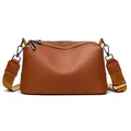 Bolso bandolera de cuero auténtico marrón con correa ancha y tres cremalleras laterales - Amarillo