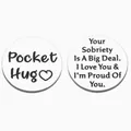 Pocket Hug Taschenumarmung Münze aus Edelstahl mit graviertem Herz und Text - Nüchternheit Ermutigungsstil (爱心pocket决策币001)