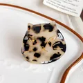 Cute tortoiseshell cat acetate hair claw clip for girls with gold facial details. - Beige Tortoise Shell