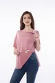 Detalle de camiseta rosa de quimioterapia con acceso funcional de velcro lateral - S / Rosa