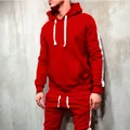 Survêtement à capuche rouge pour homme avec bandes latérales blanches style sport - Bordeaux
